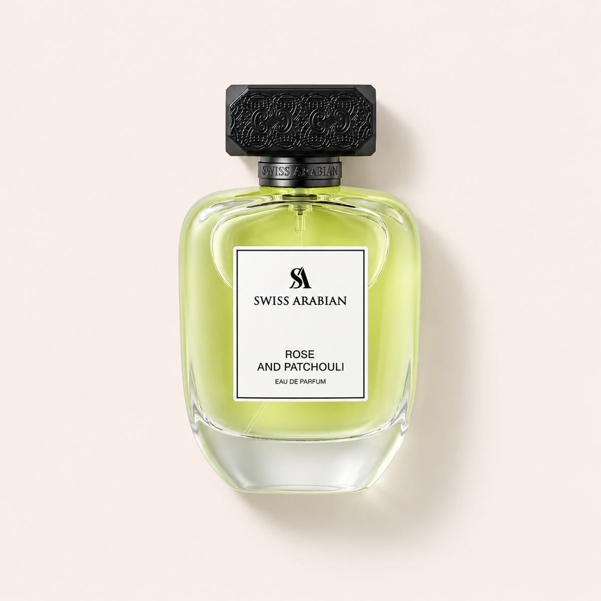 Swiss Arabian Rose and Patchouli EDP 100 ml na béžovém pozadí – MrRizz