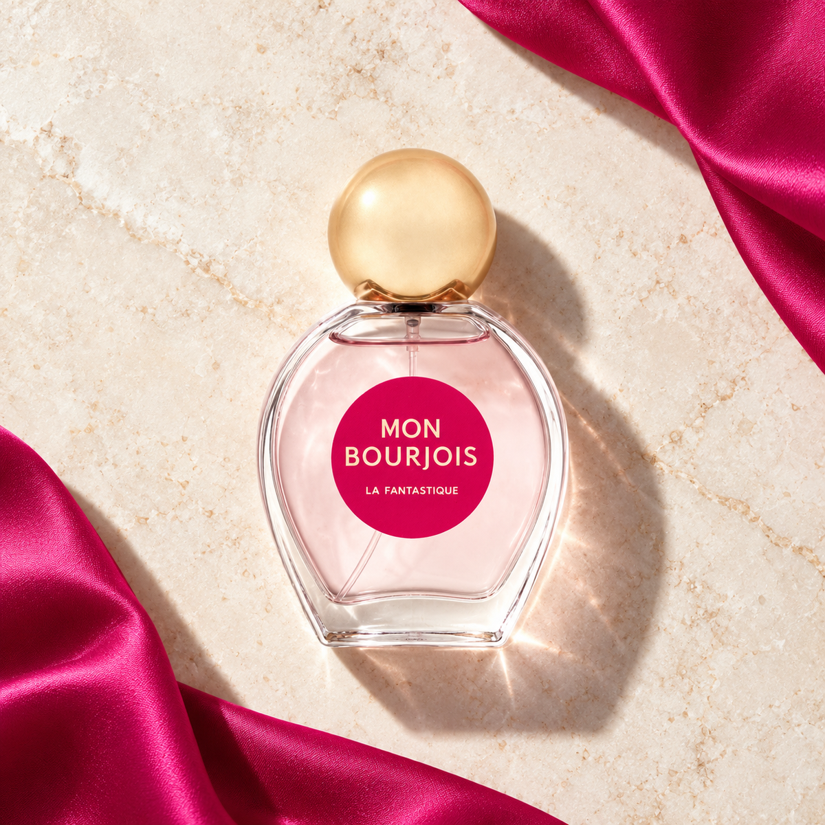 BOURJOIS Paris Mon Bourjois La Fantastique 50 ml – parfém v prostředí, pohled shora s bočním stínem