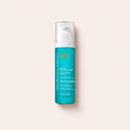 Sérum na vlasy Moroccanoil Frizz Control Intense Smoothing Serum 50 ml na béžovém pozadí – MrRizz