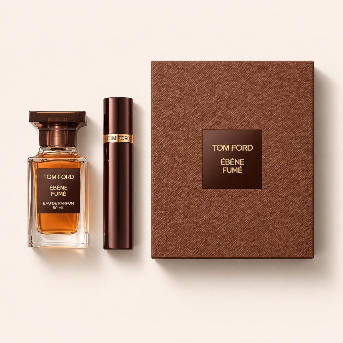 Dárková sada TOM FORD Ébène Fumé EDP 50 ml a cestovní sprej 10 ml s krabičkou na béžovém pozadí – MrRizz