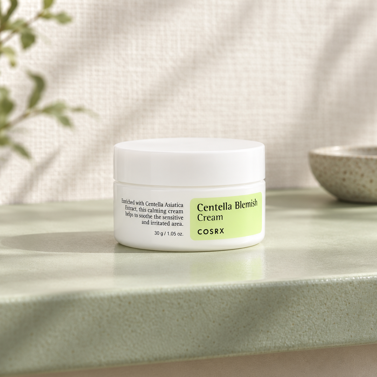 COSRX Centella Blemish Cream 30 ml v prostředí pleťové péče – MrRizz